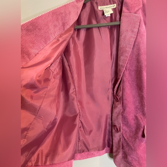 REQUIREMENTS blazer SZ/L Fushia color in excellent condition. - Picture 6 of 6